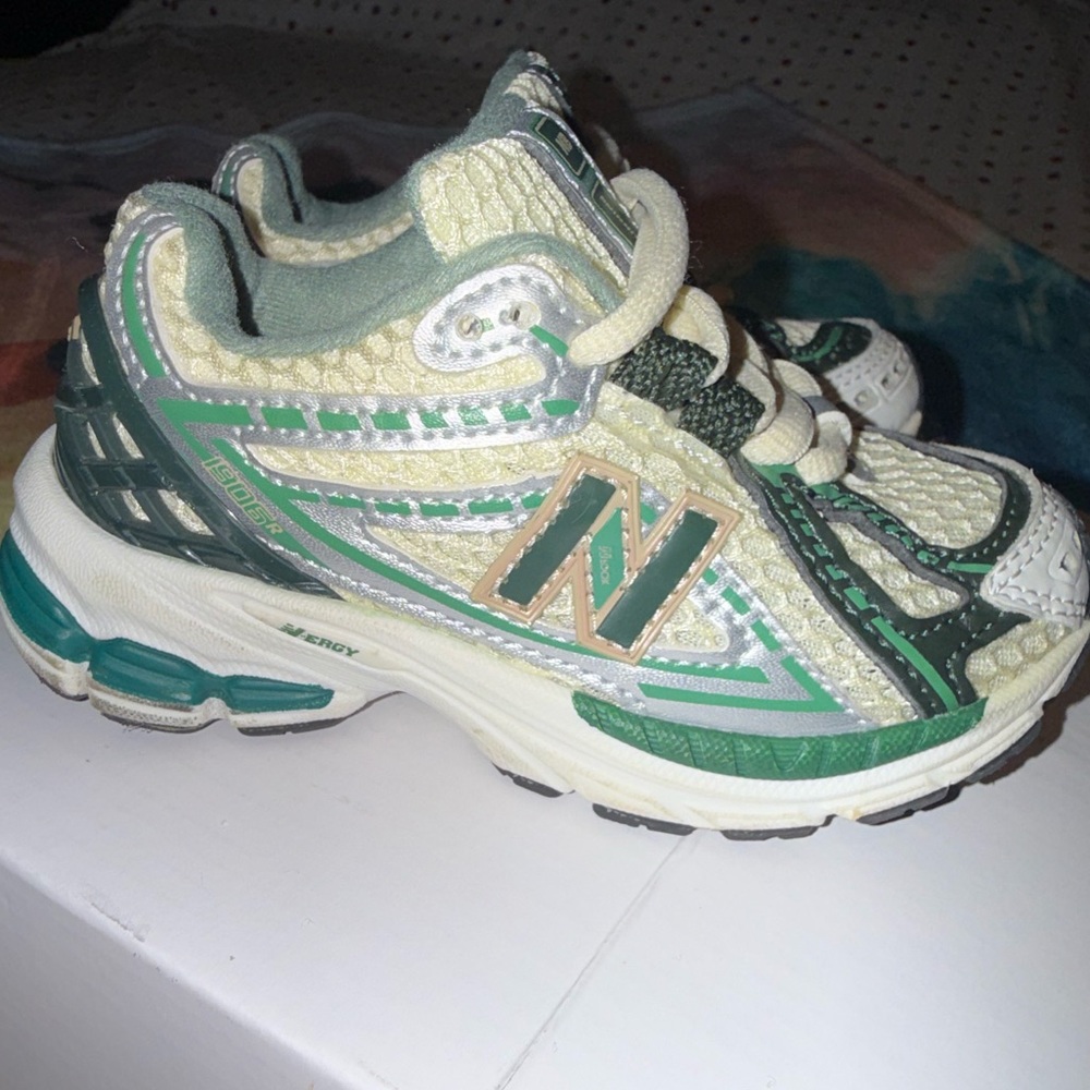New Balance Cream, Green & Teal Lace-Up Sneakers
